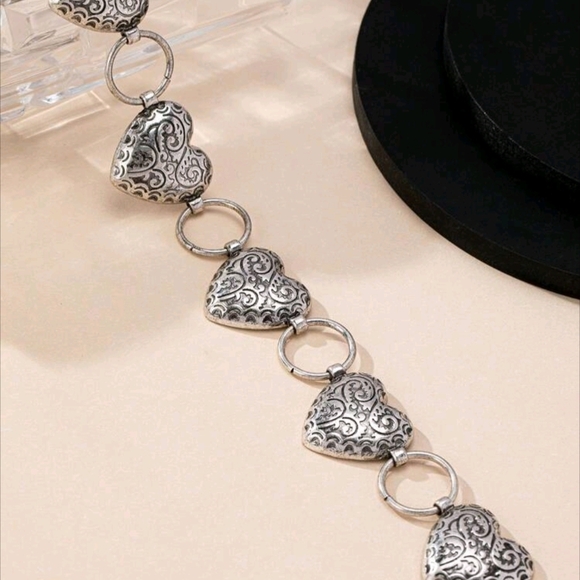 Vintage Carved Heart Necklace - Picture 5 of 7